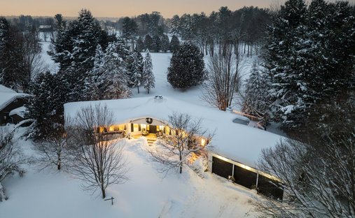 House in Bracebridge, Ontario, Canada 1