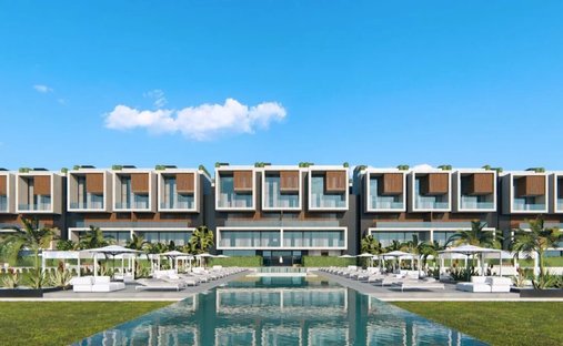 Land in Portimao, Algarve, Portugal 1