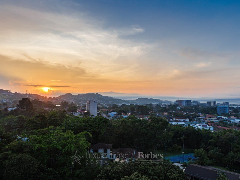 Apartment in Escazu, San José Province, Costa Rica 4 - 15139802
