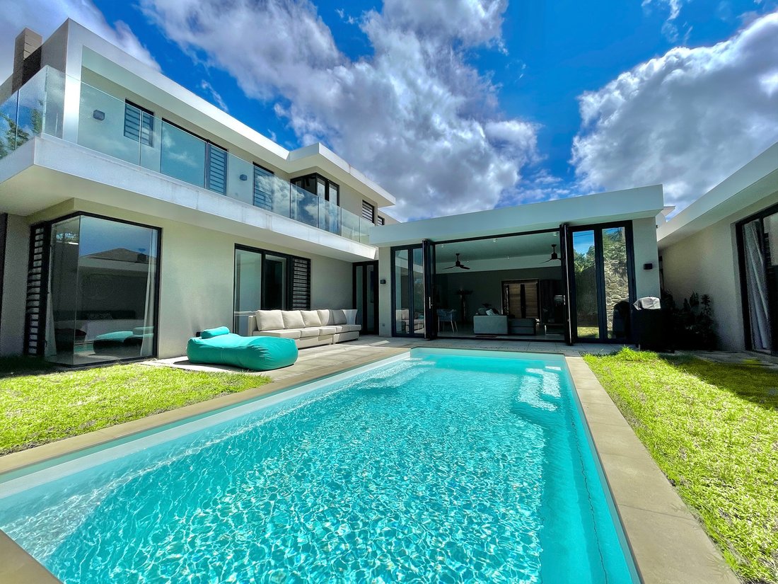 Villa in Grand Baie, Rivière du Rempart District, Mauritius 1 - 15140552