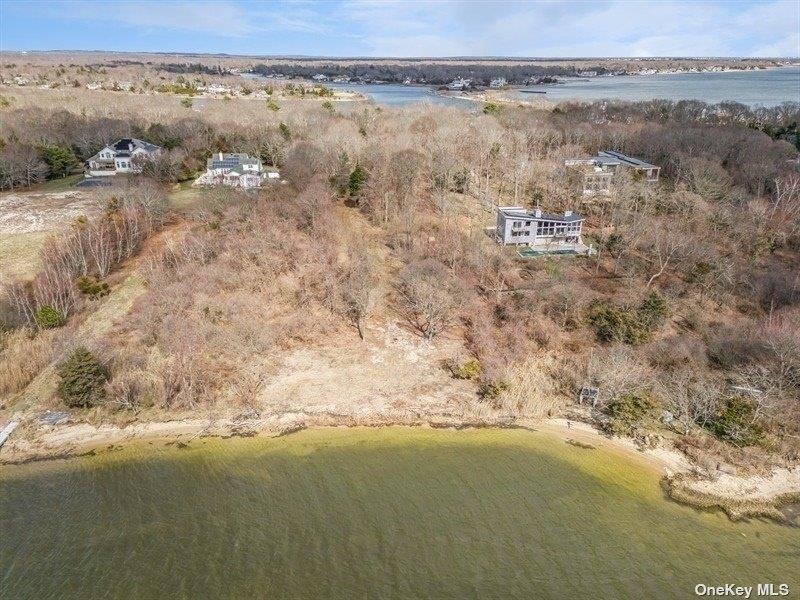Land Center Moriches In Center - 1100xxs