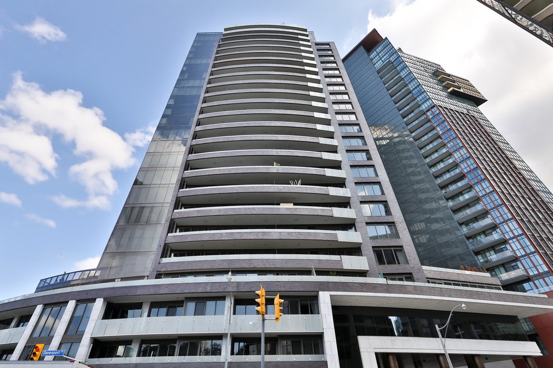 Condo in Toronto, Ontario, Canada 2 - 15142431
