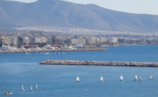 Land in South Athens, Attika, Griechenland 1