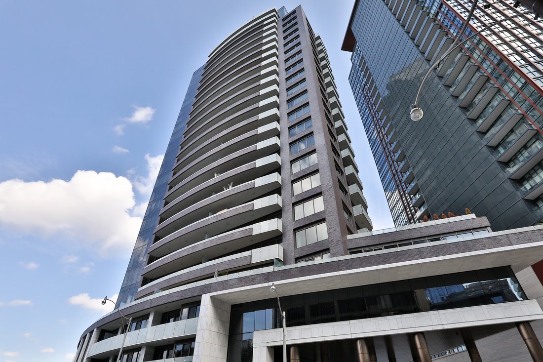 Condo in Toronto, Ontario, Canada 1 - 15142431