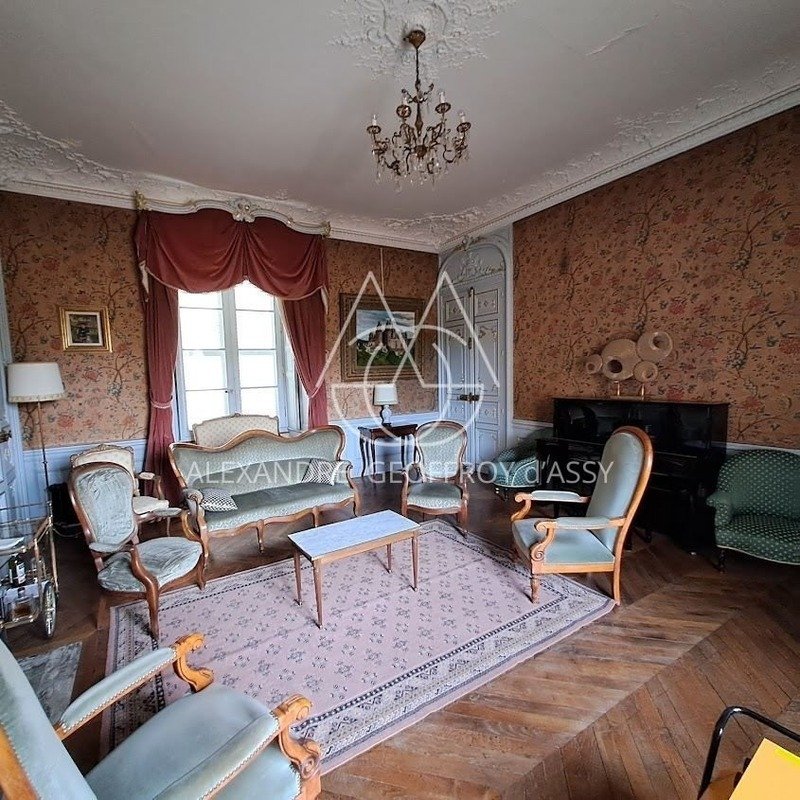 Château des Rêves Éternels: 72 Rooms of Timeless Grandeur in the Heart of Loire