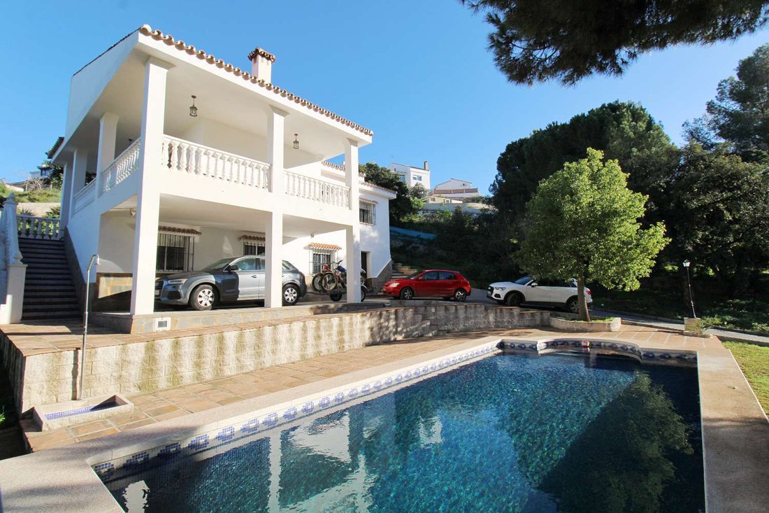 Villa in Alhaurin de la Torre, Andalusia, Spain 1 - 15143506