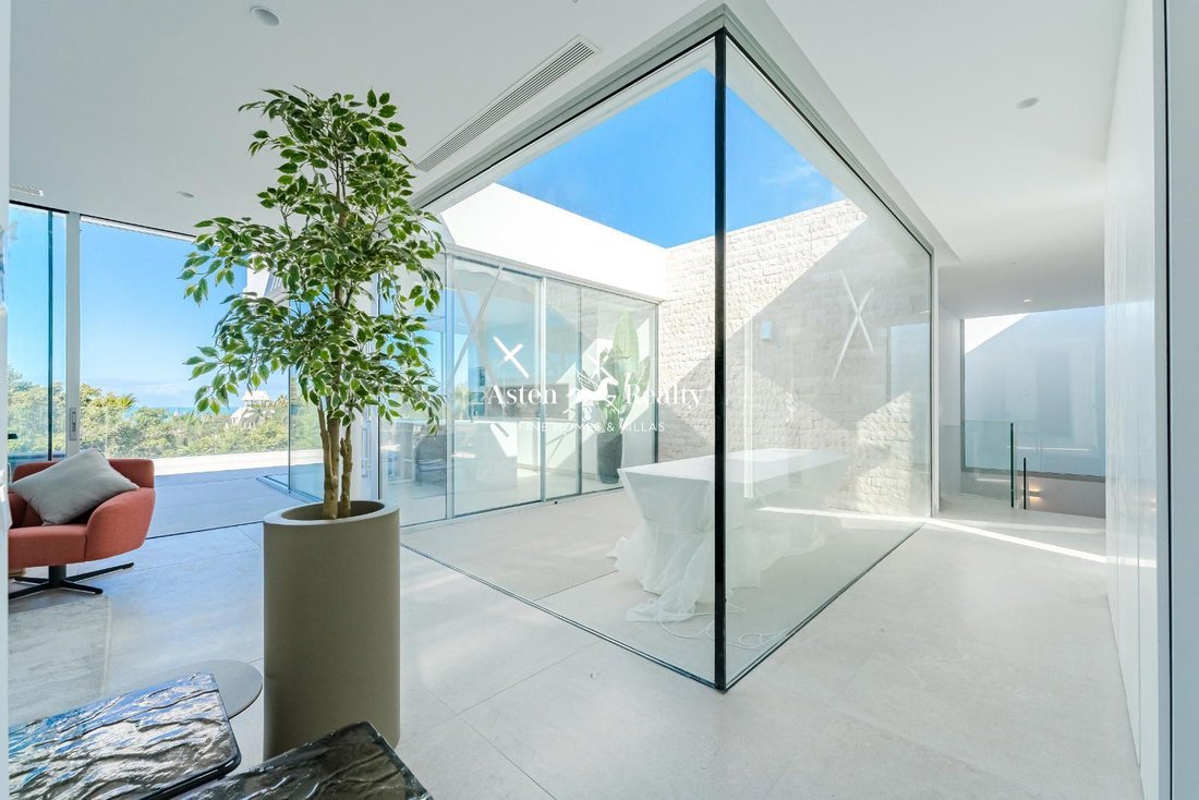 Villa in Costa Adeje, Adeje, Canary Islands 2 - 15143393