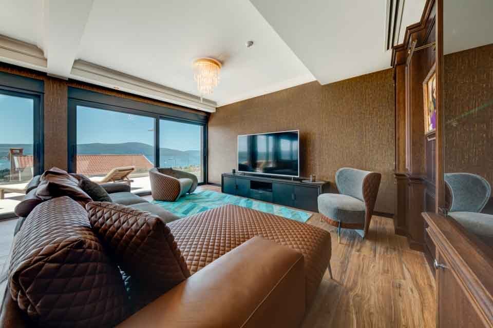 Villa in Tivat, Tivat Municipality, Montenegro 3 - 15147228