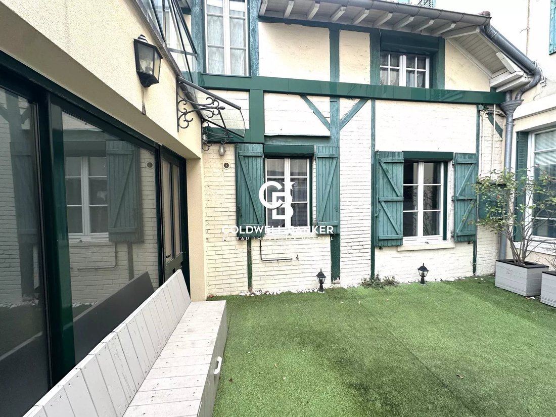 House in Le Vésinet, Ile-de-France, France 1 - 15146008