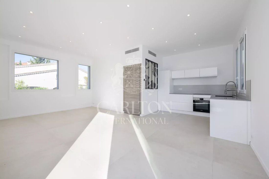 Townhouse in Vallergues, Cannes, France 3 - 15145896