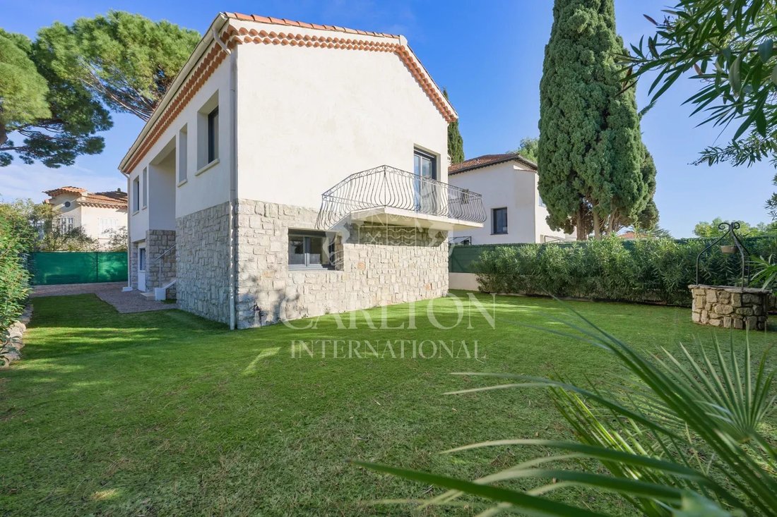Townhouse in Vallergues, Cannes, France 1 - 15145896