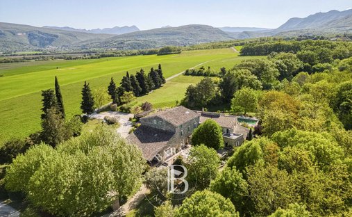 House in La Begude-de-Mazenc, Auvergne-Rhône-Alpes, France 1