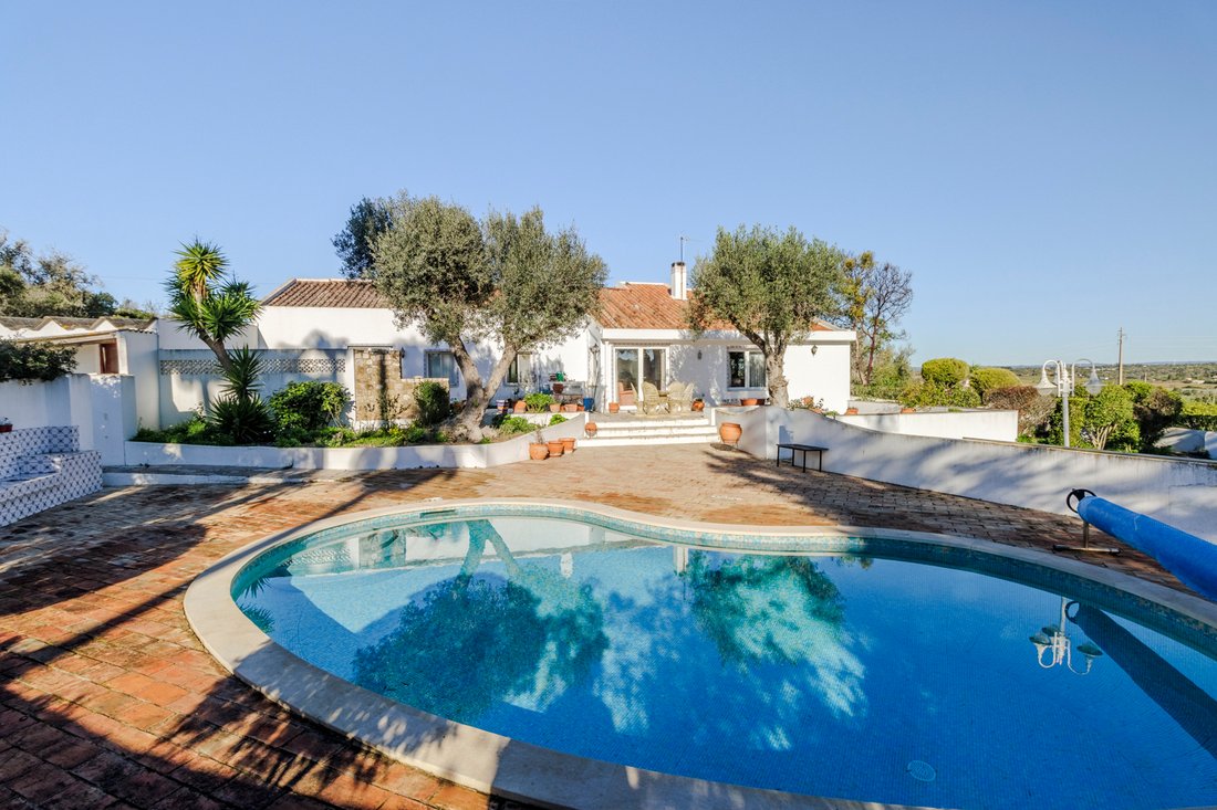 Villa in Praia da Luz, Portugal 1 - 15145568