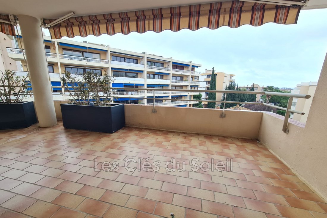 Apartment in Hyeres, Provence-Alpes-Côte d'Azur, France 3 - 15145535