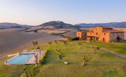 Casa di campagna a Montecatini Val di Cecina, Toscana, Italia 1
