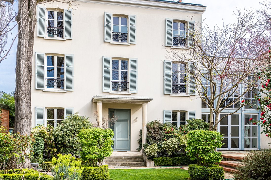 House in Paris, Île-de-France, France 3 - 12696431