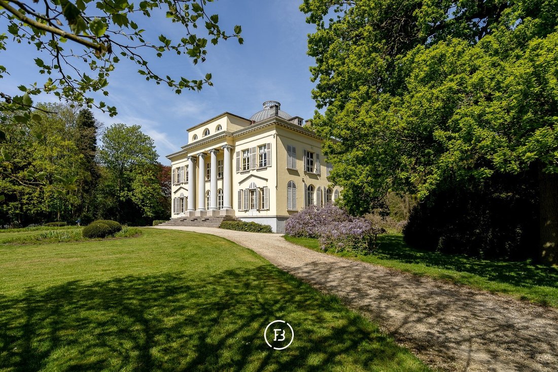 Ortegat’s Neoclassical Symphony: A Dome-Crowned Castle in Flanders’ Whispering Woods