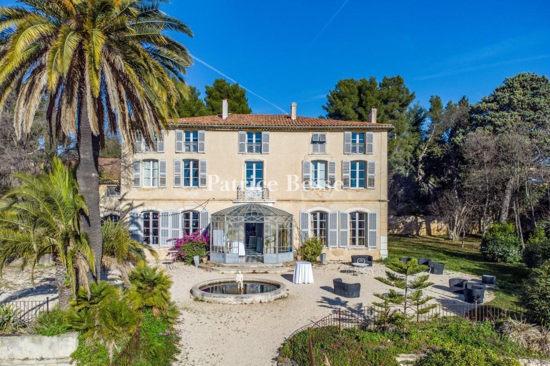 Villa in Toulon, Provence-Alpes-Côte d'Azur, France 1 - 15151015