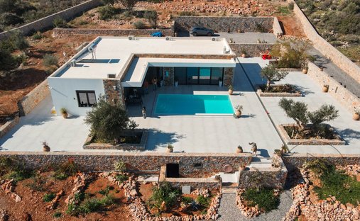 Villa in Community of Kritsa, Agios Nikolaos Municipal Unit, Greece 1