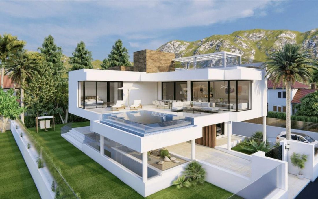 Villa in Elviria-Cabopino, Marbella, Spain 1 - 14565170