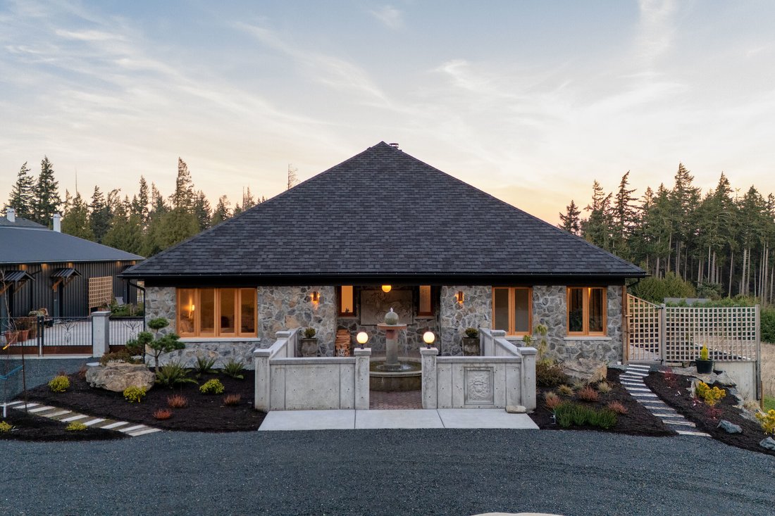 House in Victoria, British Columbia, Canada 5 - 15149618