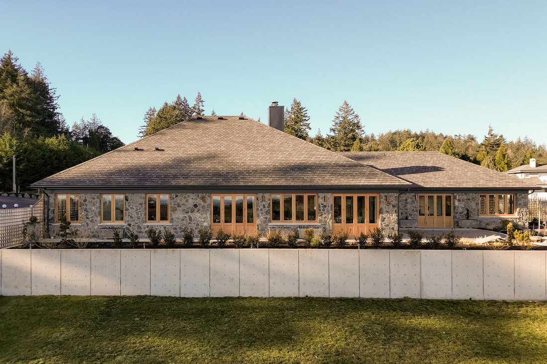 House in Victoria, British Columbia, Canada 4 - 15149618