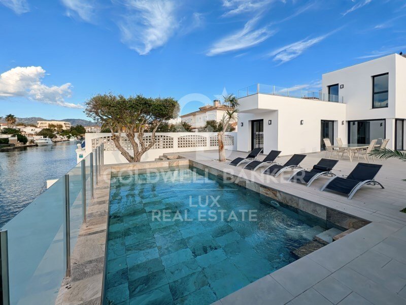 House in Empuriabrava, Catalonia, Spain 2 - 12806188