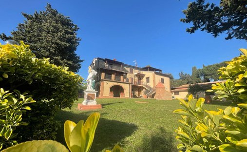 Estate in Montecatini Val di Cecina, Tuscany, Italy 1