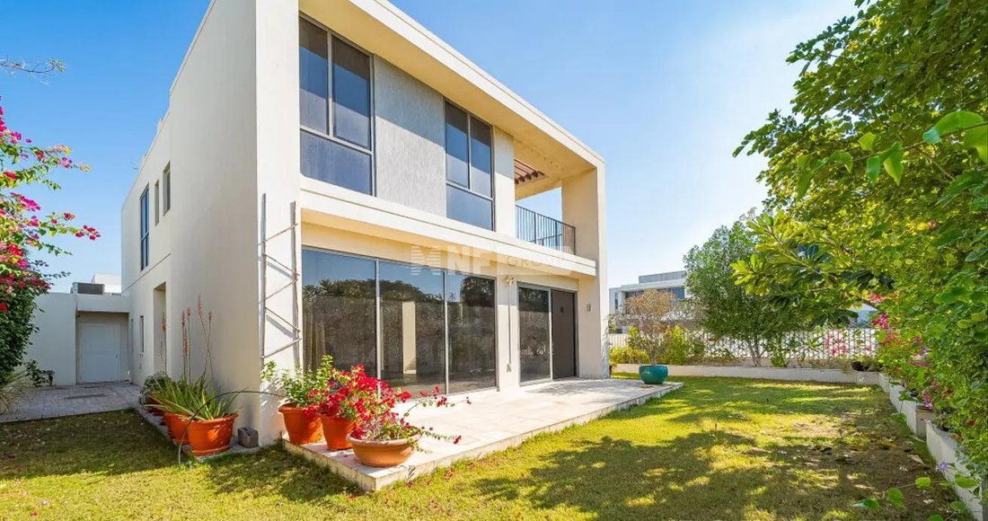 Villa in Hadaeq Sheikh Mohammed Bin Rashid, Dubai, United Arab Emirates 5 - 15151496