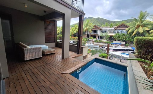 Apartment in Grande Riviere Noire, Rivière Noire District, Mauritius 1