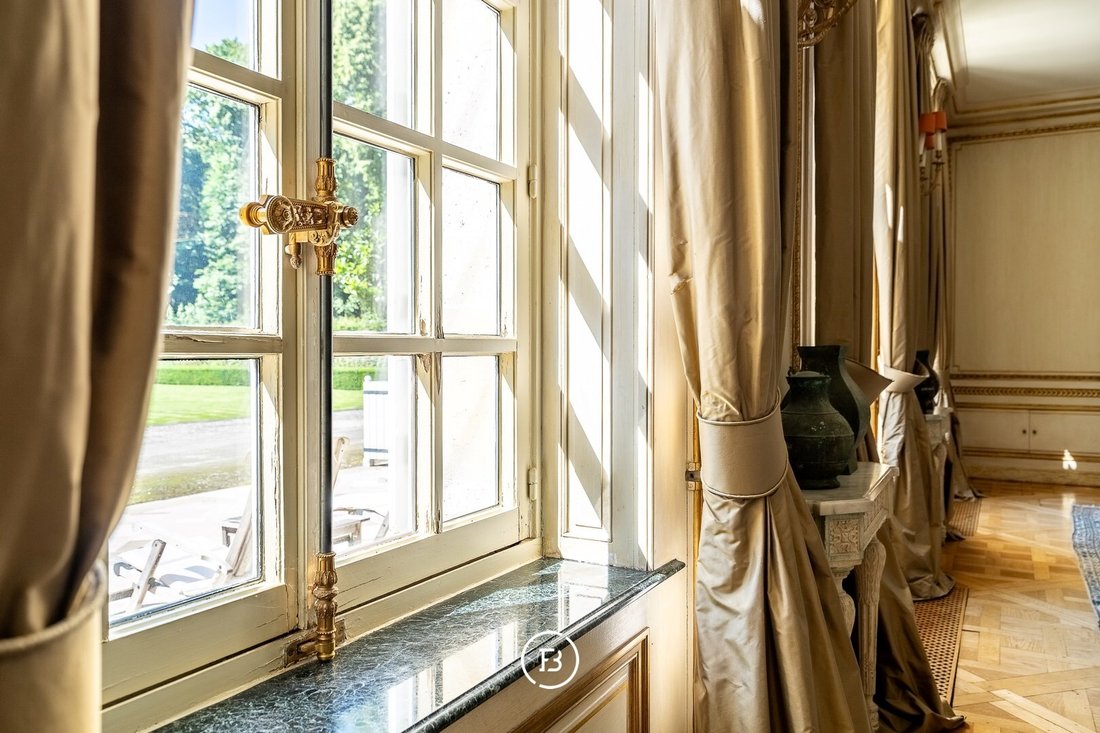 Les Gobelets: A Neoclassical Crown Jewel Over the Durme Valley’s Whispering Woods
