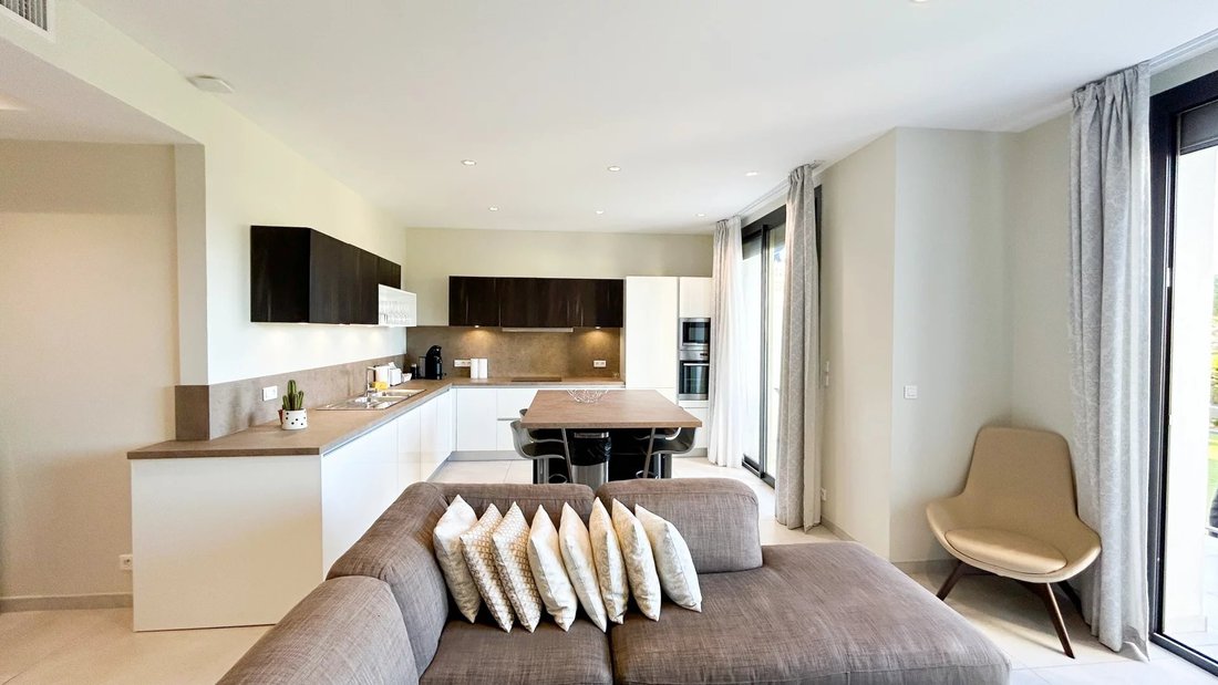 Apartment in Muette Sud, Paris 16e Arrondissement, Paris 3 - 15152528