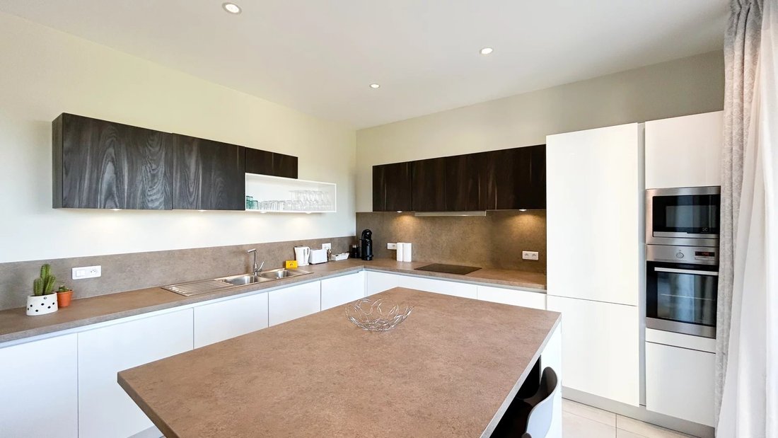 Apartment in Muette Sud, Paris 16e Arrondissement, Paris 4 - 15152528