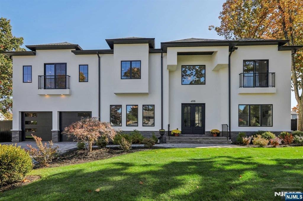 House in Paramus, New Jersey, United States 1 - 15152097