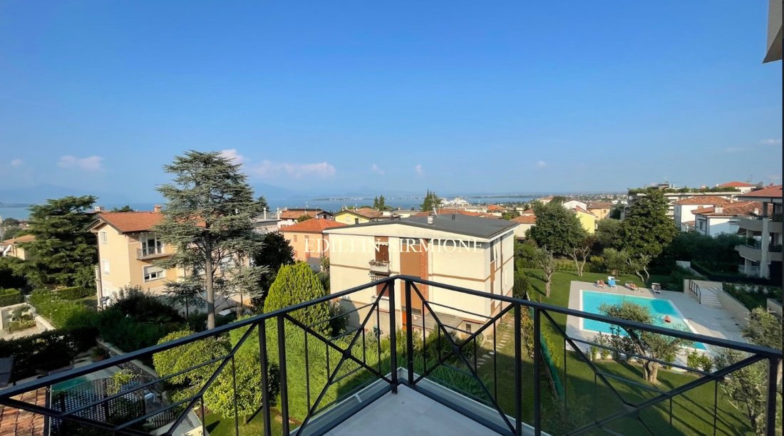 Penthouse in Desenzano Centro, Desenzano del Garda, Lombardy 1 - 14788316
