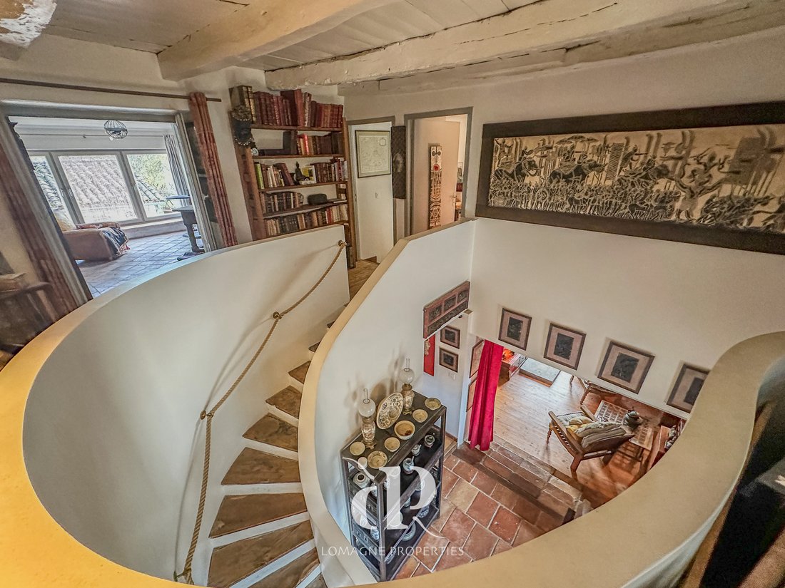 Whispers of the 17th Century: A Quercy Castle’s Timeless Embrace
