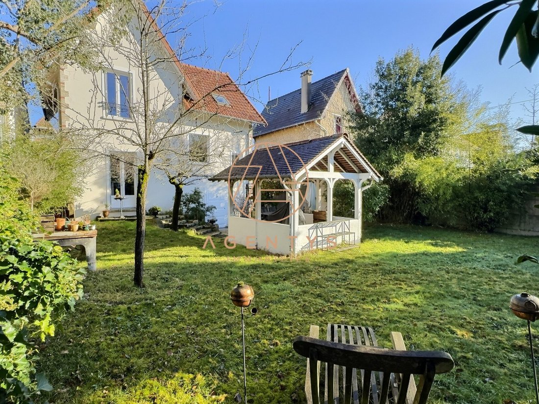 La Varenne Saint Hilaire In Saint Maur Des Fossés, île De France
