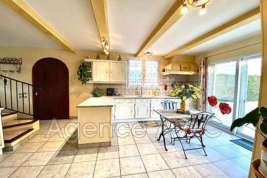 Villa in Arles, Provence-Alpes-Côte d'Azur, France 3 - 15141811