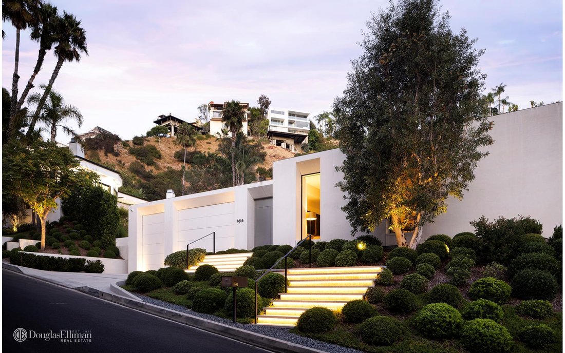 House Los Angeles In Los Angeles, California, United States For Sale