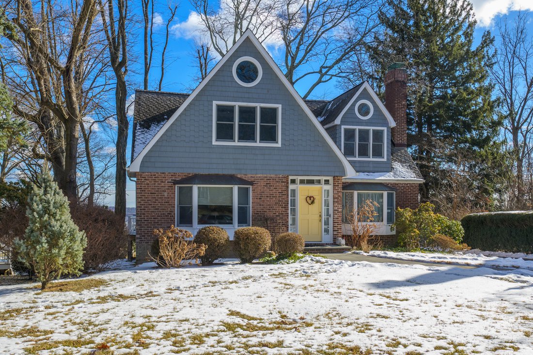 House in Port Washington, New York, United States 2 - 15153758