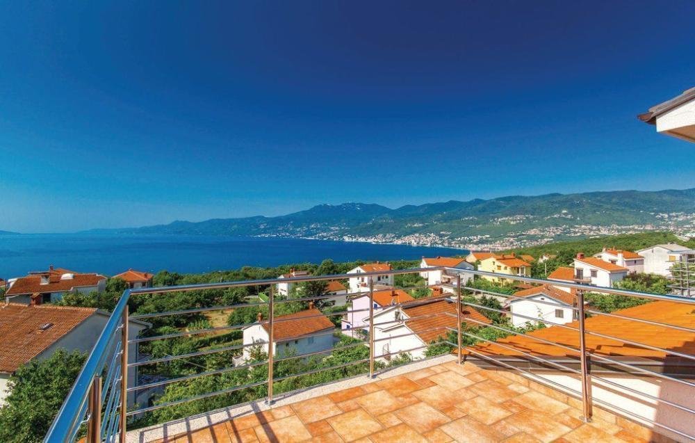 Villa in Mjesni odbor Srdoci, Grad Rijeka, Primorje-Gorski Kotar County 4 - 12622819