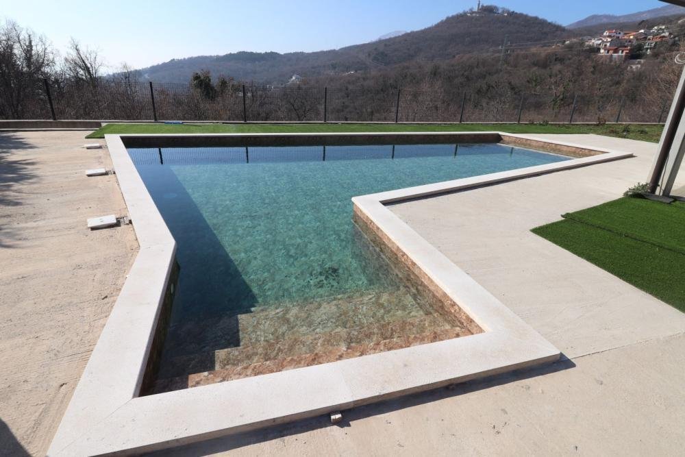 Villa in Opcina Matulji, Primorje-Gorski Kotar County, Croatia 2 - 12622810