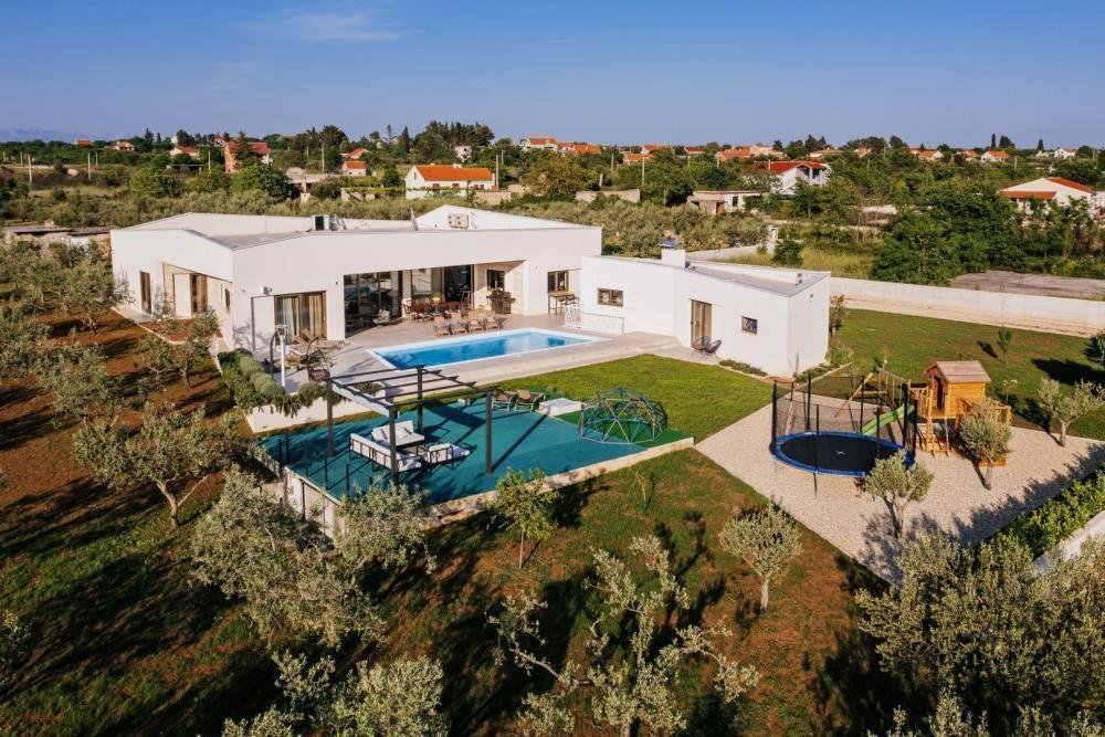 Villa in Zemunik Donji, Zadar County, Croatia 2 - 12154462