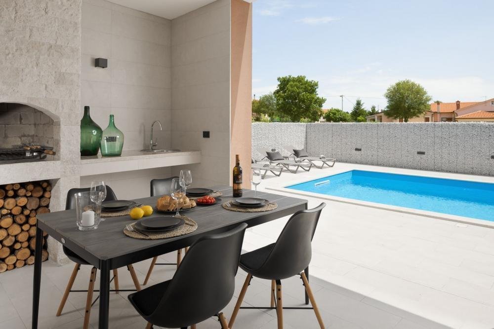 Villa in Svetvincenat, Istria County, Croatia 2 - 11810182