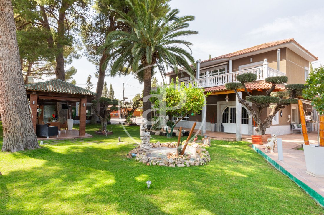 Villa in Elda, Valencian Community, Spain 1 - 15158557