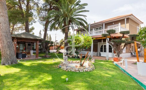 Villa in Elda, Valencian Community, Spain 1