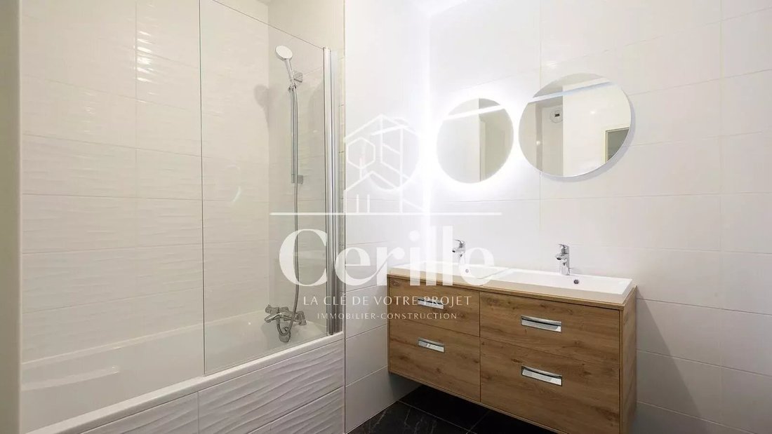 Apartment in Saint Giniez, 8e Arrondissement, Marseille 2 - 15157880