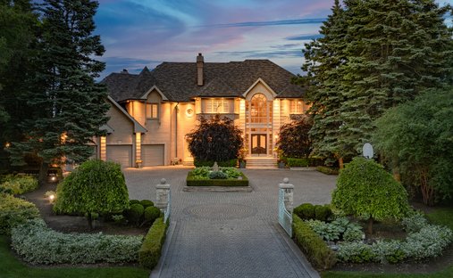 House in Gormley, Ontario, Canada 1