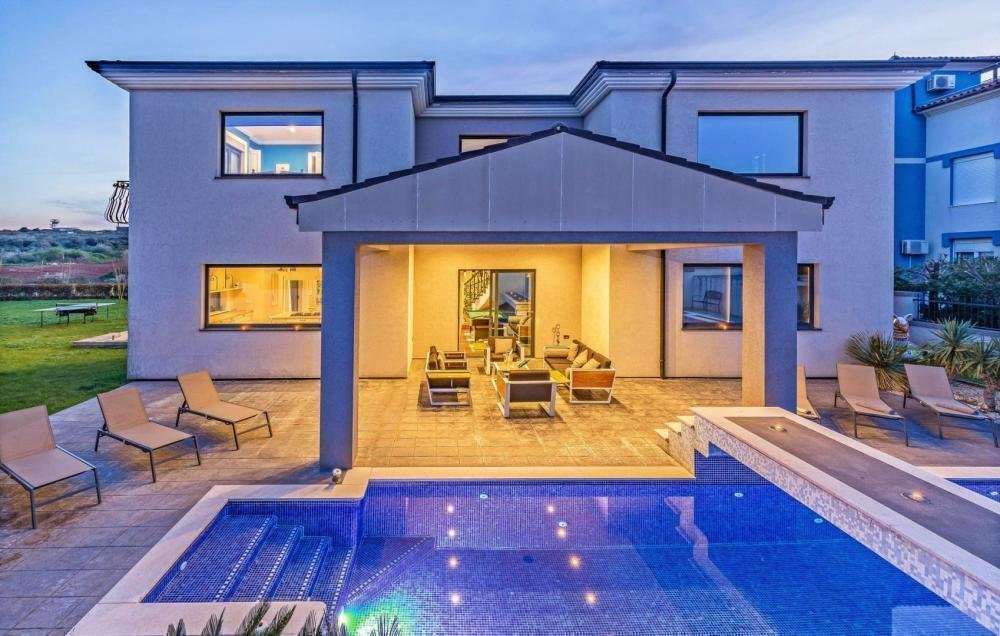 Villa in Medulin, Istria County, Croatia 2 - 12586347