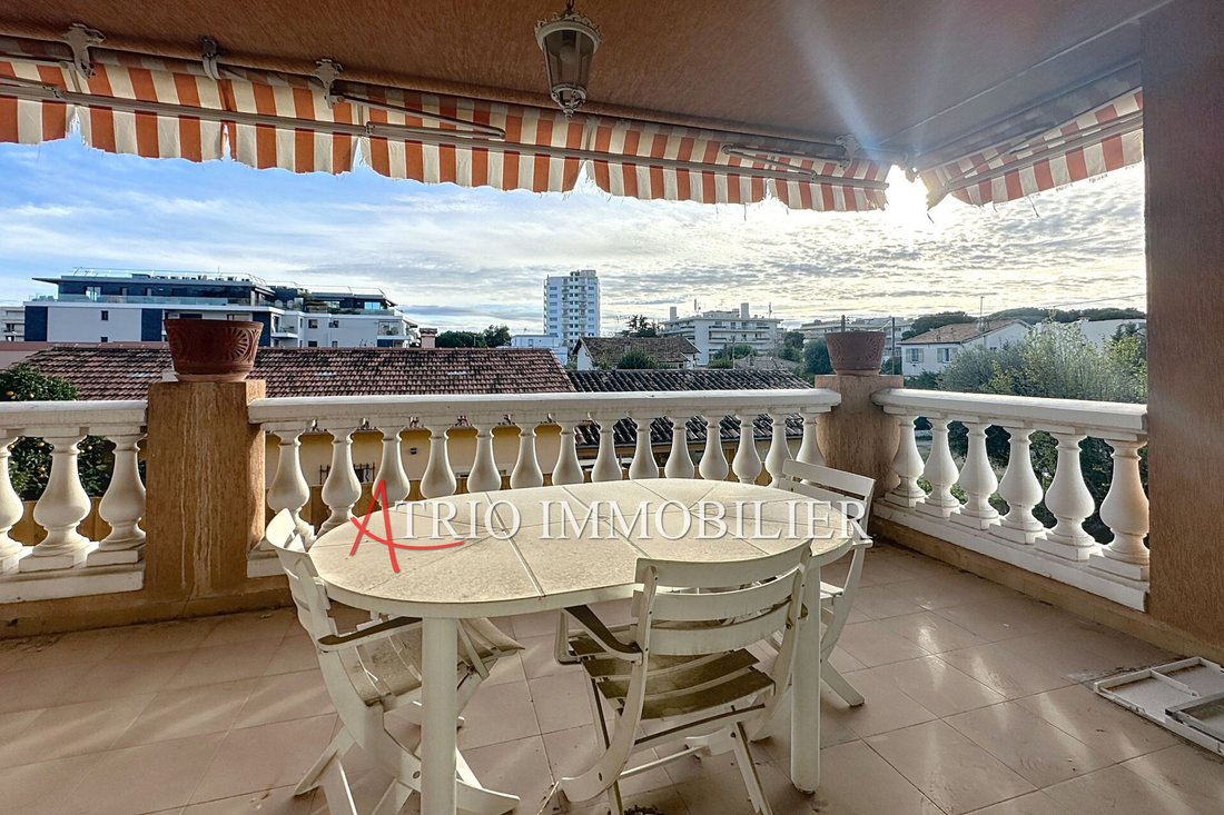 Villa in Saint-Laurent-du-Var, Provence-Alpes-Côte d'Azur, France 4 - 15157740